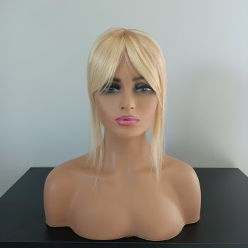 Tupet naturalny blond pasemka